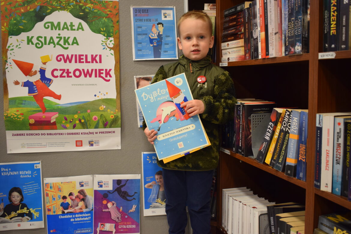 Wręczenie dyplomu w projekcie Mała książka Wielki Człowiek