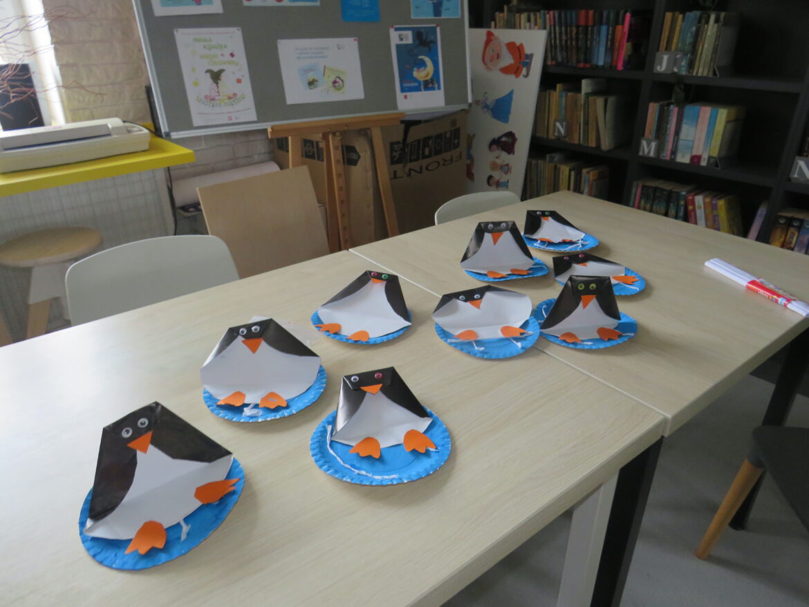 Zdjęcie przedstawiające prace plastyczne wykonane na zajęciach.